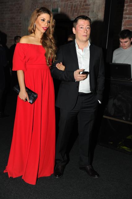 Церемония вручения премии Prix d\'Excellence de la Beaute 2014 журнала Marie Claire в DI Telegraph. На снимке:  певица Габриэла с супругом Виталием.