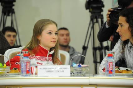 Мэр Москвы встретился с победителями и призерами Олимпийских игр в Сочи. На снимке: фигуристка Юлия Липницкая.