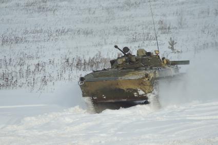 Полигон Уральского учебного центра под Екатеринбургом. БМП-2.