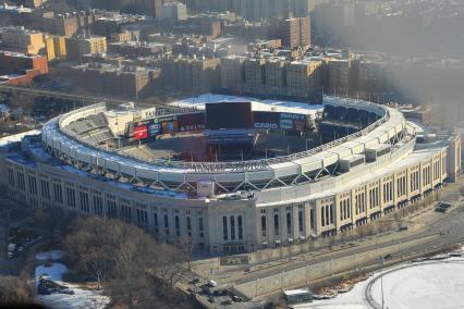 янки-стэдиум (англ. Yankee Stadium) Ч стадион, расположенный в ёжном Ѕронксе (Ќью-…орк). явл¤етс¤ домашней ареной клуба √лавной лиги бейсбола ЂЌью-…орк янкизї.