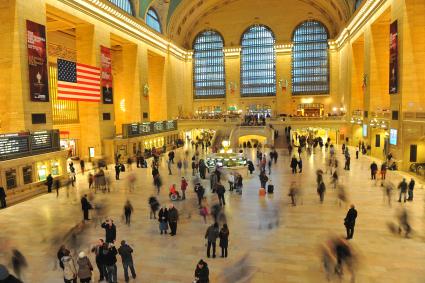 ÷ентральный вокзал (англ. Grand Central Terminal, Grand Central Station) - старейший и известнейший вокзал Ќью-…орка.