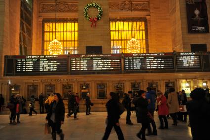 ÷ентральный вокзал (англ. Grand Central Terminal, Grand Central Station) - старейший и известнейший вокзал Ќью-…орка.