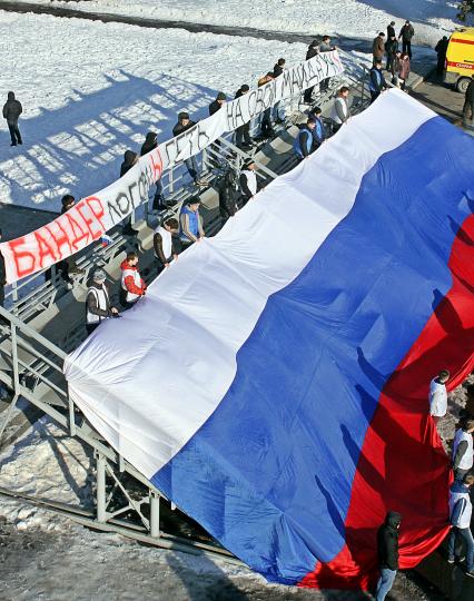 Митинг в поддержку Крыма в Саратове.