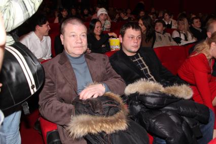 Диск37. Премьера фильма Выкрутасы 2011 год. На снимке: актер Селин Сергей и его сын