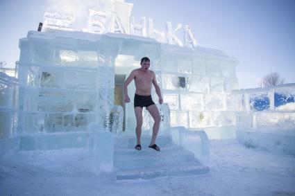 Ледовая баня в Байкальске