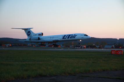 Самолет ТУ-154М авиакомпании `UTair`.