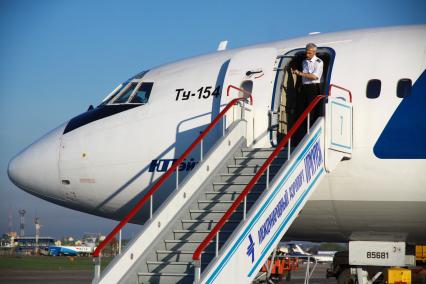 Самолет ТУ-154М авиакомпании `UTair`.