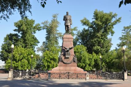 Памятник Александру III в Иркутске.
