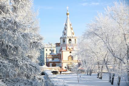 Собор Богоявления на Нижней набережной Иркутска.