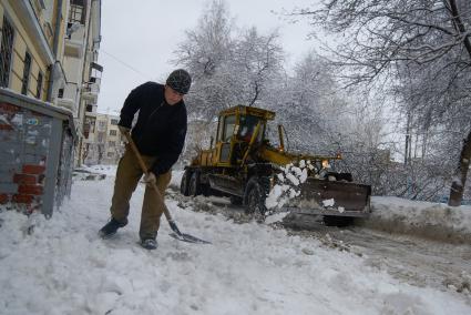 Уборка снега.