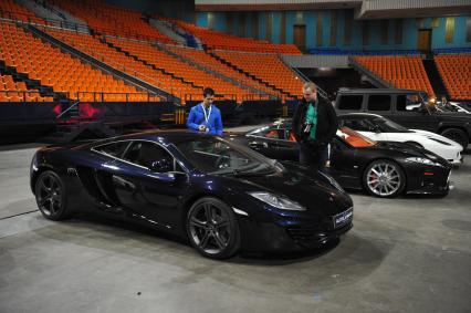 СК `Олимпийский`. Шоу Top Gear Live. На снимке: британский спортивный автомобиль McLaren.