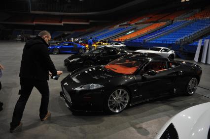 СК `Олимпийский`. Шоу Top Gear Live. На снимке: нидерландский спортивный автомобиль компании Spyker - Aileron C8.