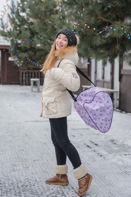 Актриса сериала `Молодежка` Юлия Маргулис.