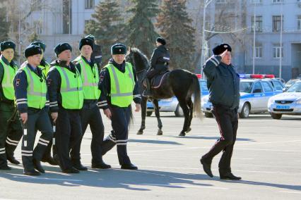 Строевой смотр полицейских в Самаре.