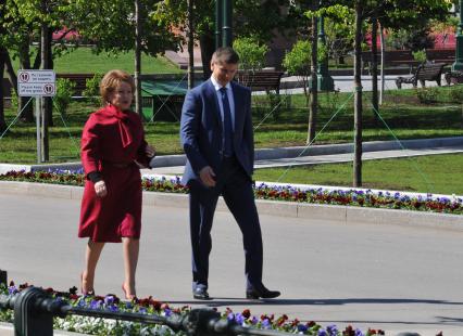 Церемония возложения венков к Могиле Неивестного солдата, в память о погибших в Великой Отечественной войне. На снимке: председатель Совета Федерации РФ Валентина Матвиенко перед церемонией.