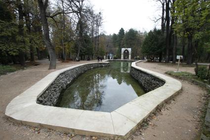 Зеркальный пруд в Курортном парке Кисловодска