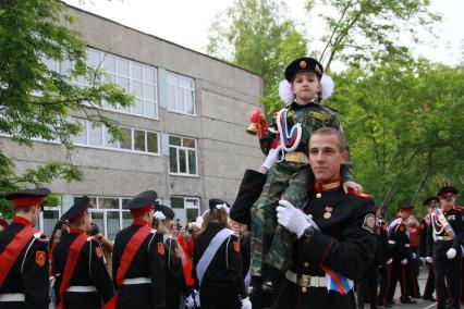 Последний звонок в кадетском корпусе Барнаула.