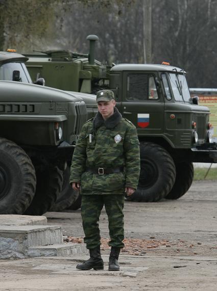 449-й отдельный салютный дивизион во время показательной тренировки к праздничному салюту в День Победы.