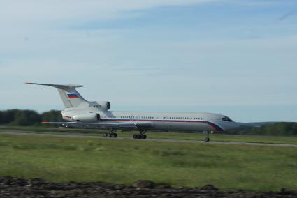 самолет Туполев Ту-154Б-2 RF-91822 авиакомпании Россия взлетает из аэропорта Кольцово в Екатеринбурге