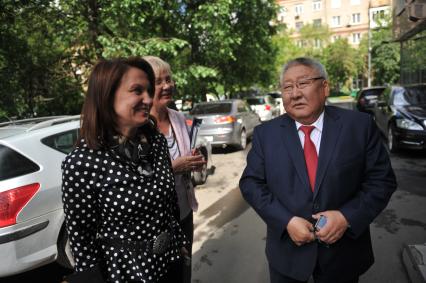 ИД `Комсомольская правда`. На снимке: заместитель генерального директора по взаимодействию с органами власти Светлана Алаева (слева) и президент Якутии Егор Борисов.