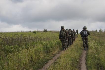 Учебный марш-бросок тульских ОМОНовцев.