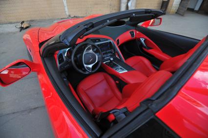 Автомобиль  Chevrolet Corvette Stingray Convertible 2014.