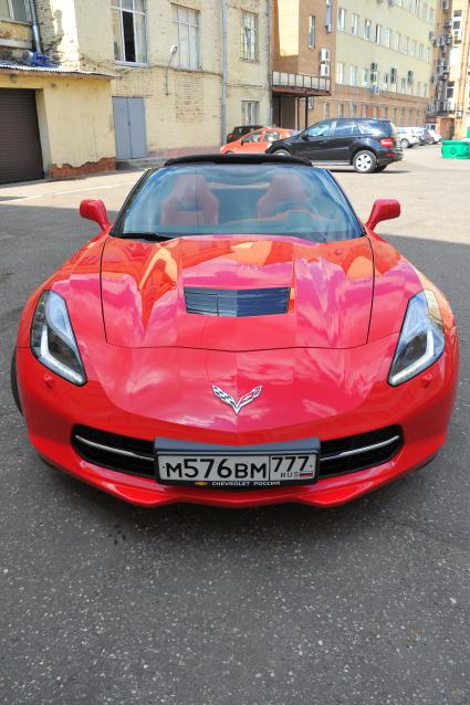 Автомобиль  Chevrolet Corvette Stingray Convertible 2014.