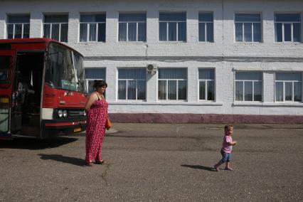 Палаточный лагерь беженцев из Украины.