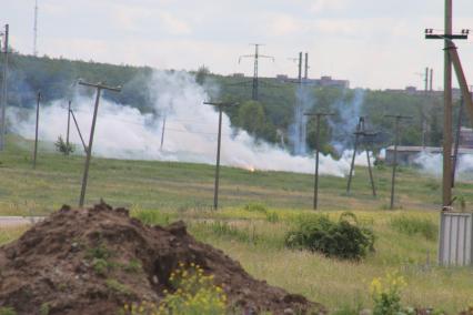 Село Семеновка. Украинская армия обстреливает село запрещенными фосфорными минами. Подобные использовались в Сирии.