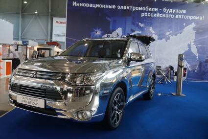 электромобиль компании MIEV mitsubishi motors на выставке иннопром в Екатеринбурге