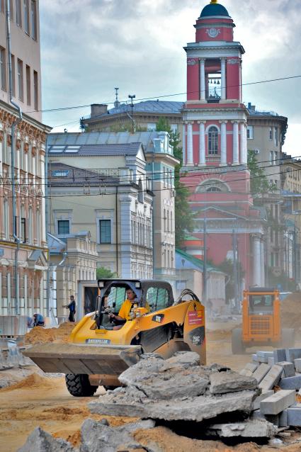 Работы по благоустройству Пятницкой улицы.