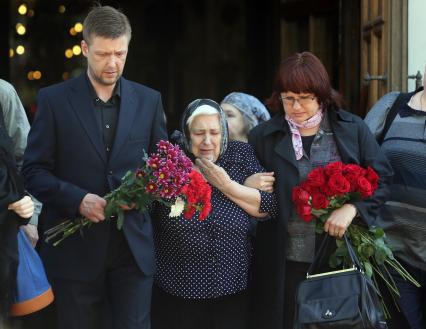 Похороны режиссера Алексея Балабанова. На снимке: мать(в центре) режиссера.