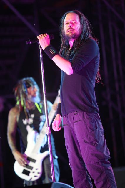 Участник музыкальной группы `Korn` Джонатан Хаусмен `ВИЧ` Дэвис на фестивале `KUBANA-2014`.