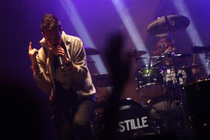 Лидер музыкальной группы `Bastille` Дэн Смит на фестивале `KUBANA-2014`.