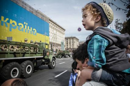 Военный парад, посвященный 23-й годовщине независимости Украины, на Майдане Незалежности (площади Независимости) в Киеве.