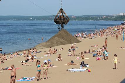 На самарский пляж привезли песок.