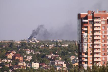 Донецк. На снимке: дым над городом.