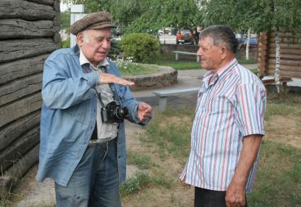 Журналист `Комсомольской правды`, писатель Василий Песков в городе Калач.