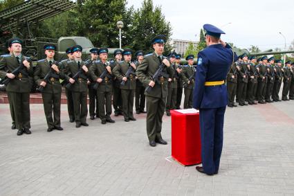 Принятие военной присяги военнослужащими первой научной роты в Воронеже.