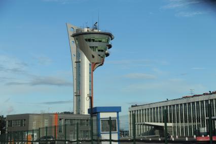 Аэропорт Шереметьево. Терминал B. На снимке: диспетчесркая вышка.