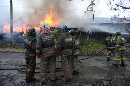 Пожар в деревне.