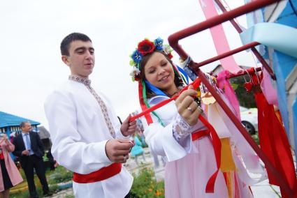 свадьба беженцев из Украины Геннадий и Яна Прудниковы в городе Реж Свердловской области