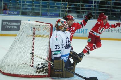 Матч КХЛ \"Автомобилист\" 3-2 \"Медвешчак\" Загреб. Хоккеист ХК Медвешчак №33 Барри Браст