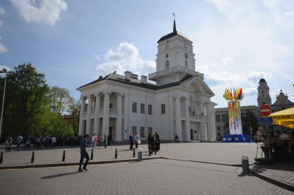 Виды Минска. Площадь Свободы. Минская городская ратуша.