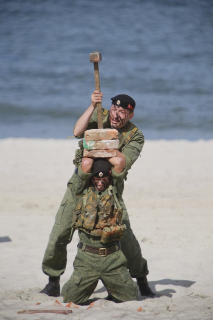 Полигон Хмелевка. `Балтийское военно-морское дерби 2014`. На снимке: морские пехотинцы.