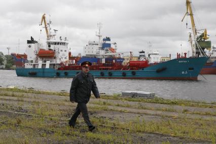 Калининград. На снимке: танкер `Берген-Т` в порту.