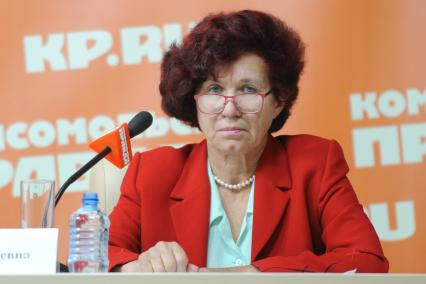 Пресс-центр ИД `Комсомольская правда`. Пресс-конференция на тему: `Уровень коррупции в России в 2013-2014 годах`  На снмке:  эксперт Всероссийской Антикоррупционной Общественной Приемной ЧИСТЫЕ РУКИ Татьяна Рудакова