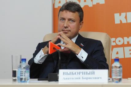 Пресс-центр ИД `Комсомольская правда`. Пресс-конференция на тему: `Уровень коррупции в России в 2013-2014 годах`  На снмке: член комитета Государственной Думы РФ по безопасности и противодействию коррупции  Анатолий  Выборный.
