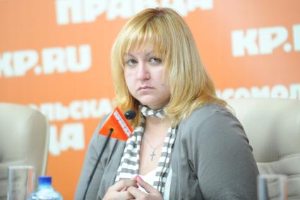 Пресс-центр ИД `Комсомольская правда`. Пресс-конференция на тему: `Уровень коррупции в России в 2013-2014 годах`  На снмке:  общественный деятель Мария Чулкова.