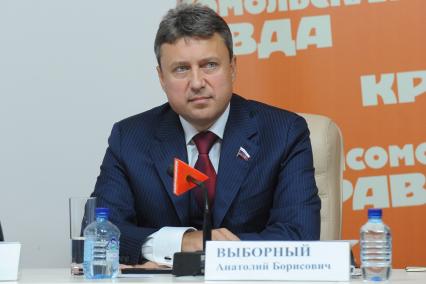 Пресс-центр ИД `Комсомольская правда`. Пресс-конференция на тему: `Уровень коррупции в России в 2013-2014 годах`  На снмке: член комитета Государственной Думы РФ по безопасности и противодействию коррупции  Анатолий  Выборный.